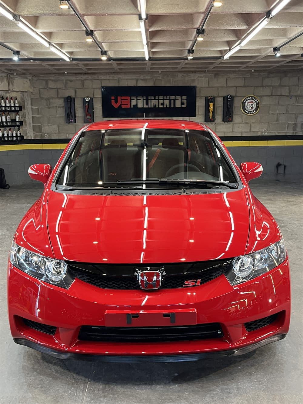 Civic Si. Polimento técnico em pintura vermelha na V8 Polimentos