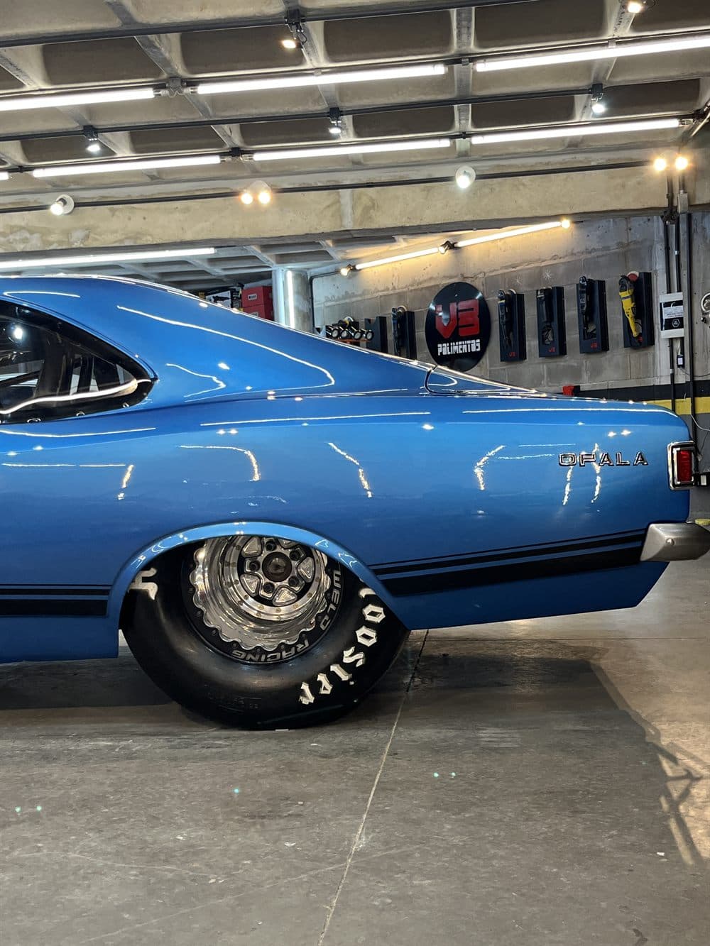 Opala de arrancada. Nivelamento e correção em repintura na V8 Polimentos